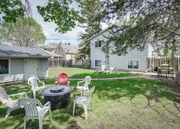 Spacious Minneapolis Home Rental: 8 Mi To Downtown