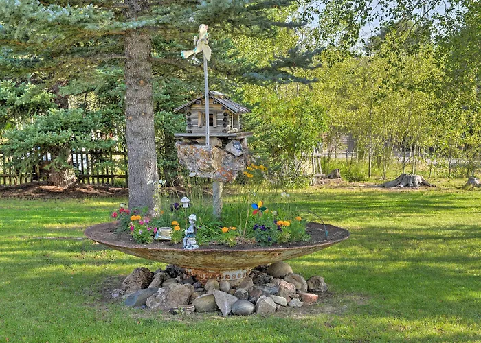 Cozy Wy Home: Rivers, Lakes, Mountains, Wildlife