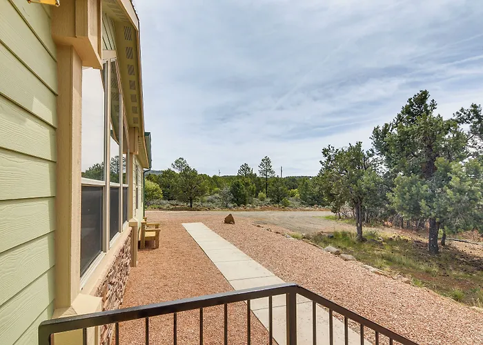 Secluded Boulder House - Next To National Forests!