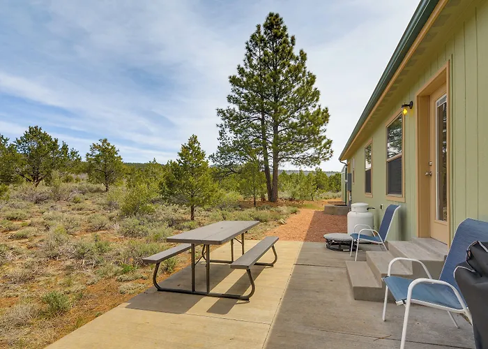 Secluded Boulder House - Next To National Forests!