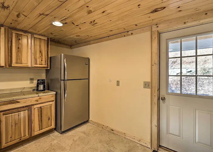 Quaint Appalachian Getaway ~ 2 Mi To Boone!