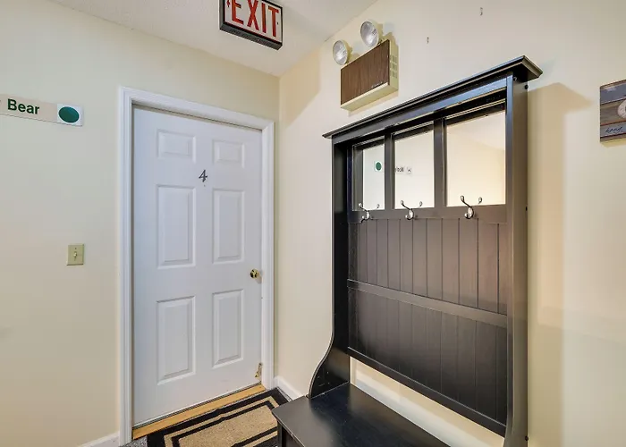 Homey Windham Condo: Hike & Ski The Catskill Mtns!
