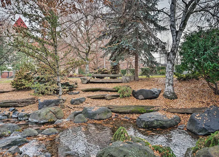 Peaceful Wine Country Getaway - Walk To Downtown!