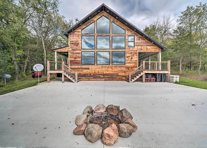 Galena Cabin W/ Wraparound Porch & Game Room!