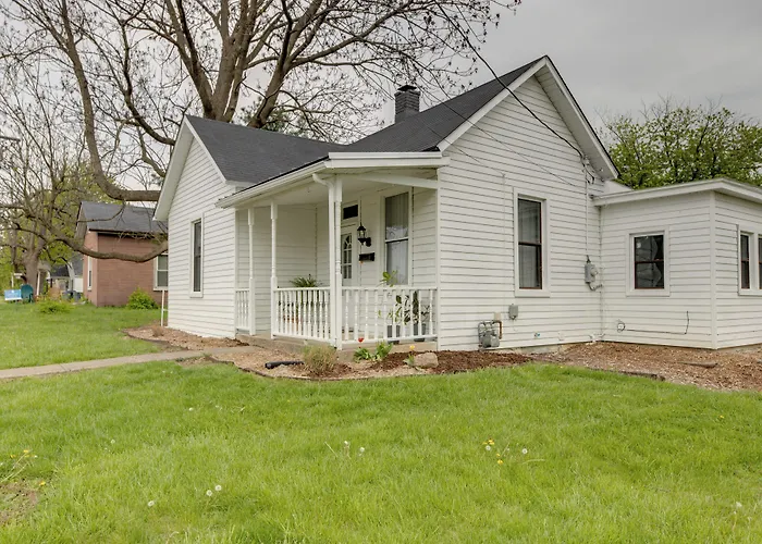 Modern Family Home In Mason W/ Backyard + Fire Pit