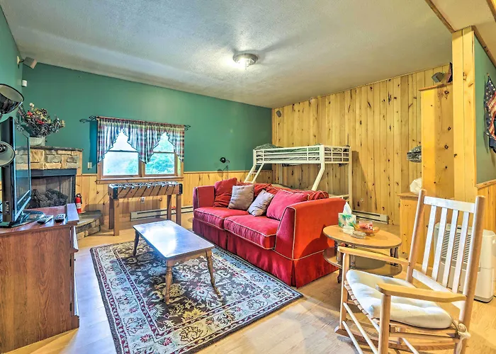 Slaty Fork Escape W/ Mountain View + Hot Tub!