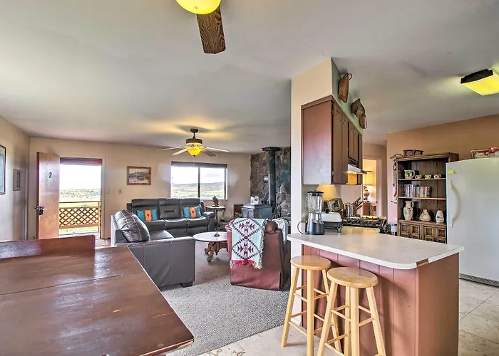 Peaceful Ranch Cabin, 3 Mi To Becker Lake!
