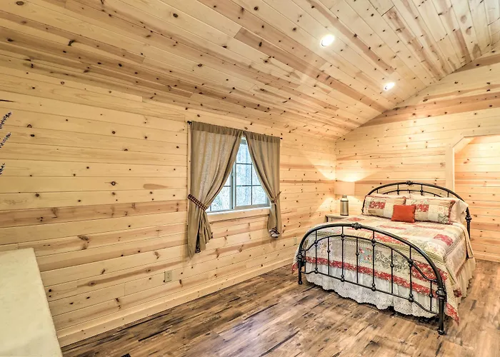 Cozy Homestead Cabin At Base Of Columbia Mountain!
