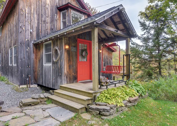 Storybook Stratton House: 3 Mi To Mount Snow!
