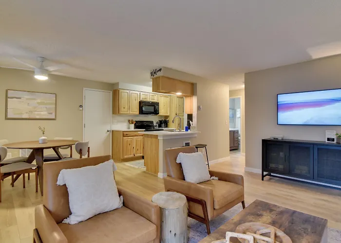 Lovely Vancouver Retreat W/ Home Gym!