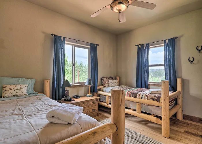 Cripple Creek Mountain Getaway W/ Hot Tub & Views!