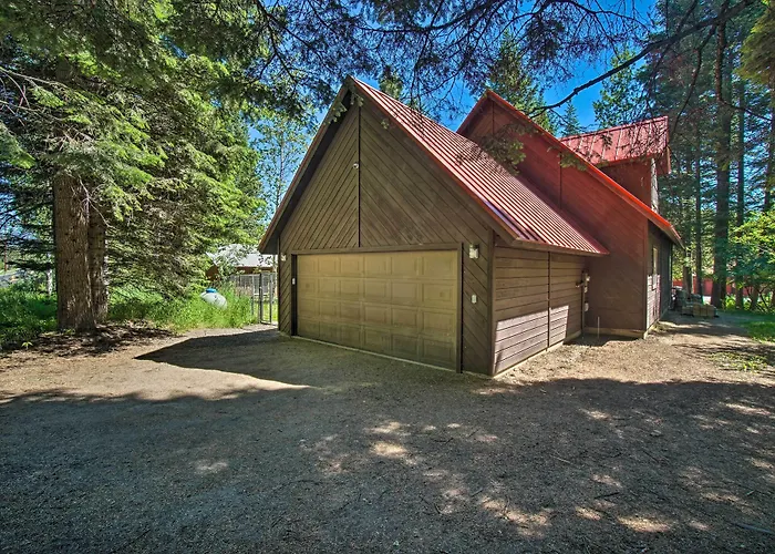 Beautiful Mccall Cabin: Perfect For Families!