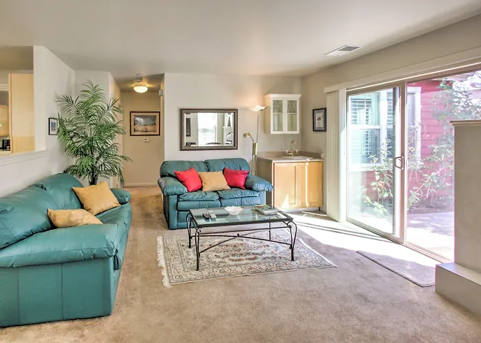 Serene Bungalow-Style Home In Point Reyes Station!