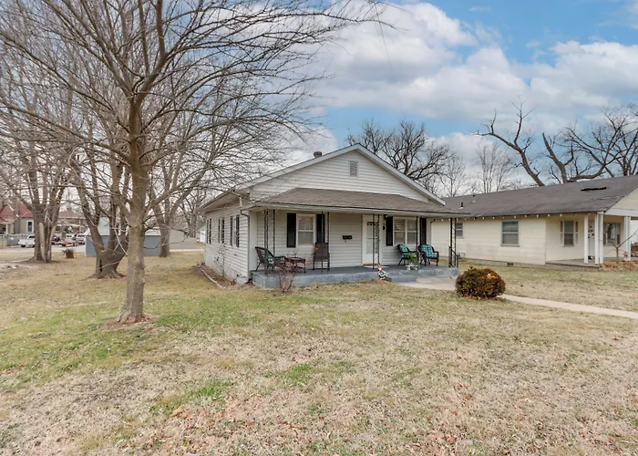 Walkable & Updated Nevada Home: Family Friendly!