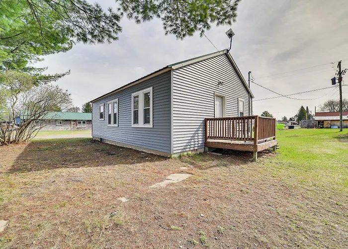 Cozy Lewiston Home - Near Lakes & Restaurants!