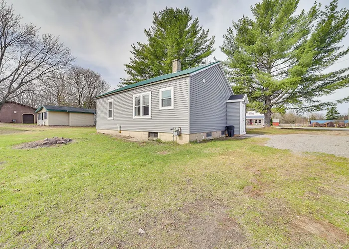 Cozy Lewiston Home - Near Lakes & Restaurants!