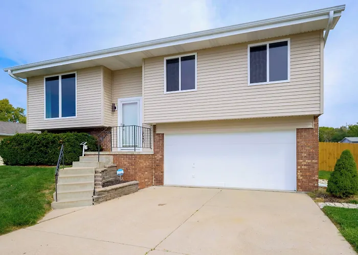 Pet-Friendly Omaha Vacation Rental W/ Deck!