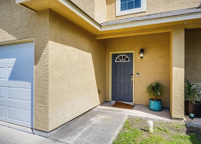 San Antonio Townhome ~ 2 Mi To Aquarium!