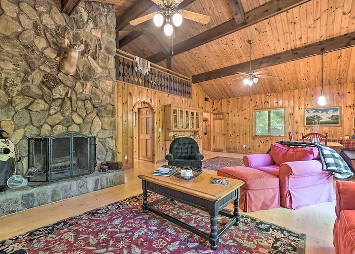 Serene Sky Valley Family Chalet W/ Fireplace
