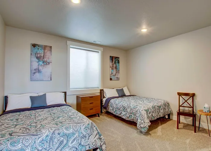 Lake-View Escape W/ Private Beach Resort Access!