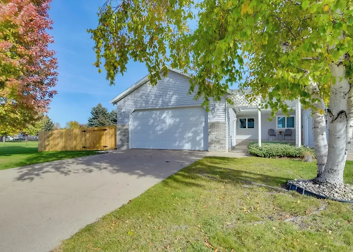 5 Mi To Dtwn: Pet-Friendly 'Wheatland Twin' Home!