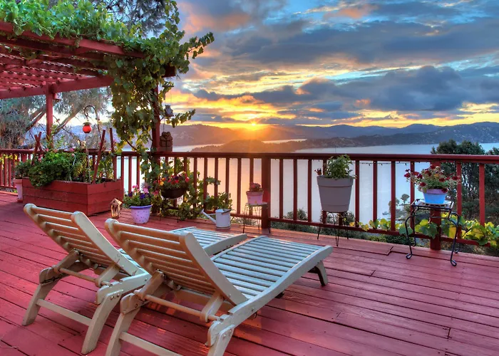 Spacious Kelseyville Home W/ Large Lakefront Deck!