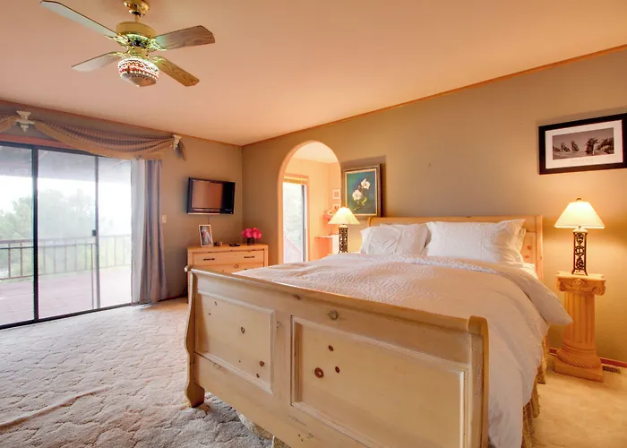 Spacious Kelseyville Home W/ Large Lakefront Deck!