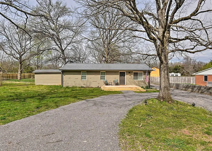 Cozy Murfreesboro Home W/ Furnished Patio!