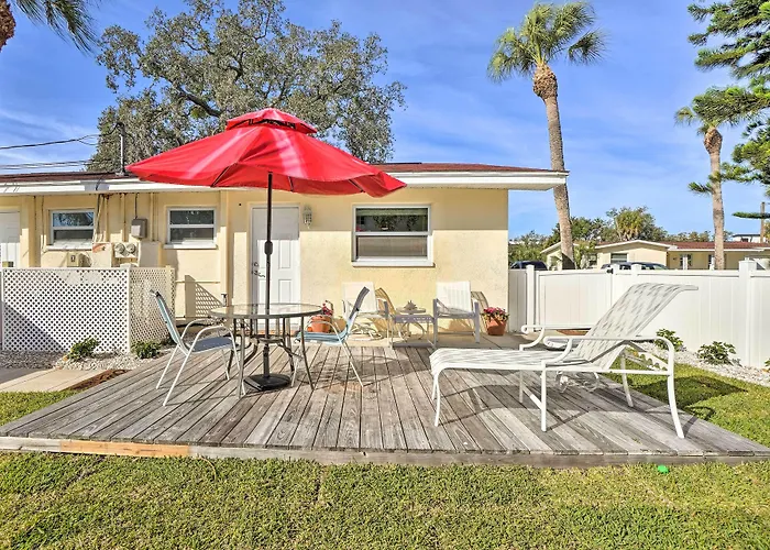 Pet-Friendly Dunedin Townhome W/ Private Yard