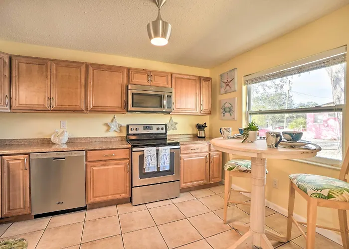 Pet-Friendly Dunedin Townhome W/ Private Yard