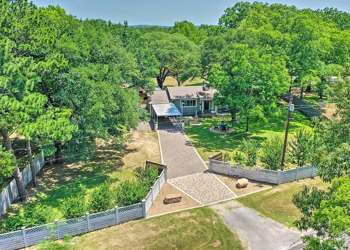 Cozy Canton Residence W/ Great Outdoor Space!