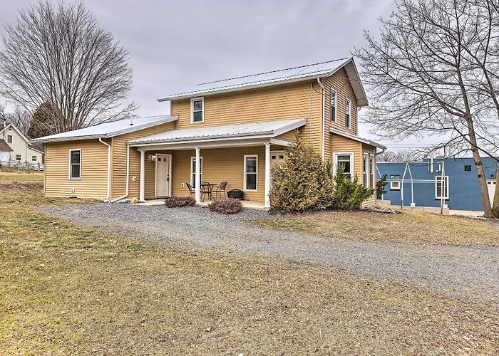 Lovely Finger Lakes Vacation Home Near Seneca Lake