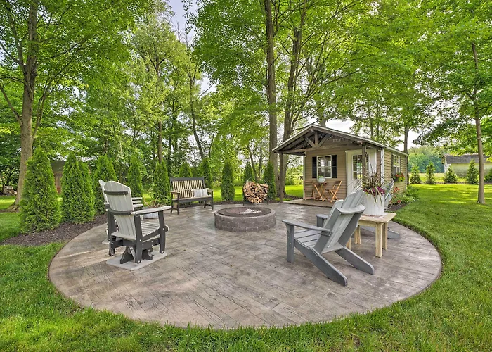 Shipshewana Guest House With Fire Pit!