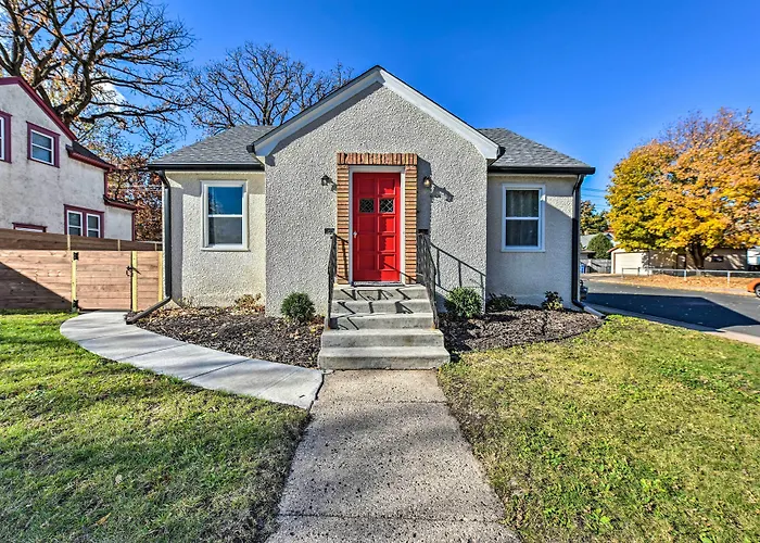 Cozy Home: Wifi, Parking, 5 Mi To Dtwn Mpls!
