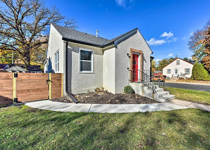 Cozy Home: Wifi, Parking, 5 Mi To Dtwn Mpls!