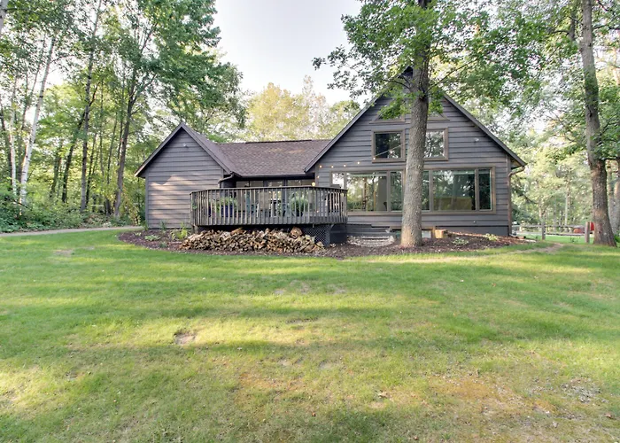 Breezy Point Cabin: Deck W/ Golf Course Views!