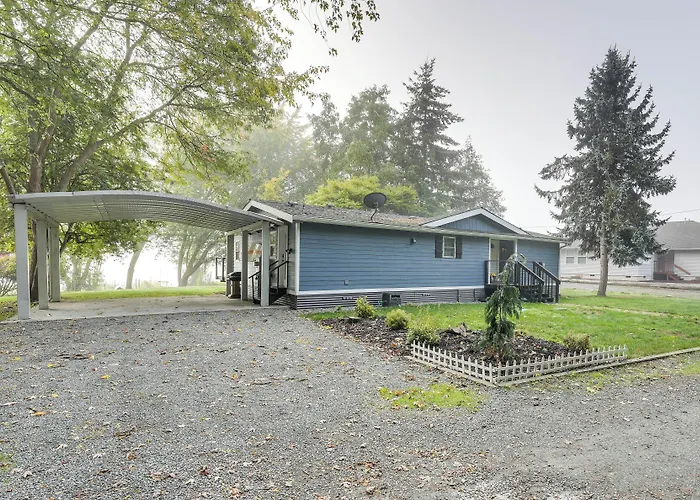Lakefront Mount Vernon Home W/ Private Dock!