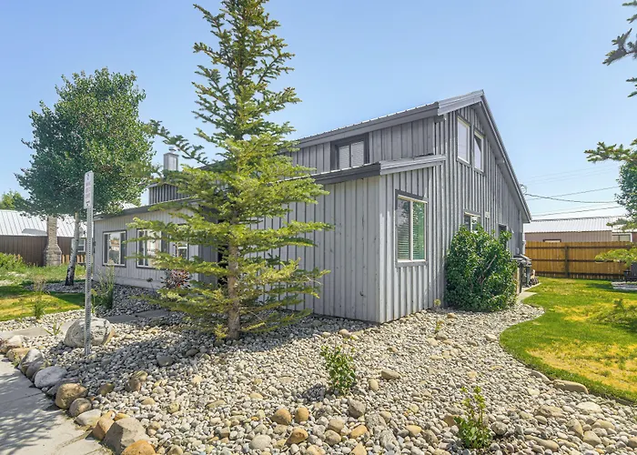 Centrally Located Pinedale Vacation Rental!