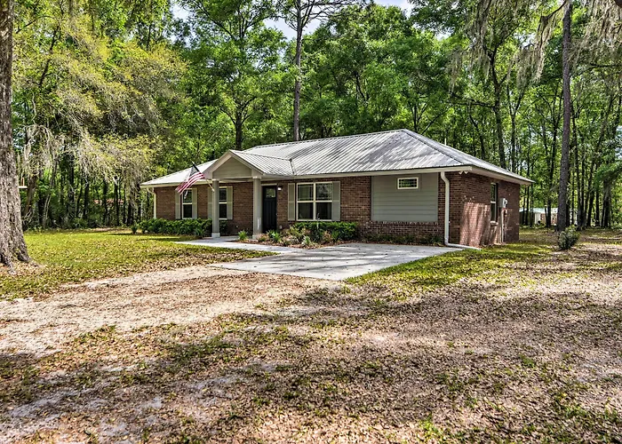 Serene Live Oak Home W/ Fire Pit By River + Sosmp!
