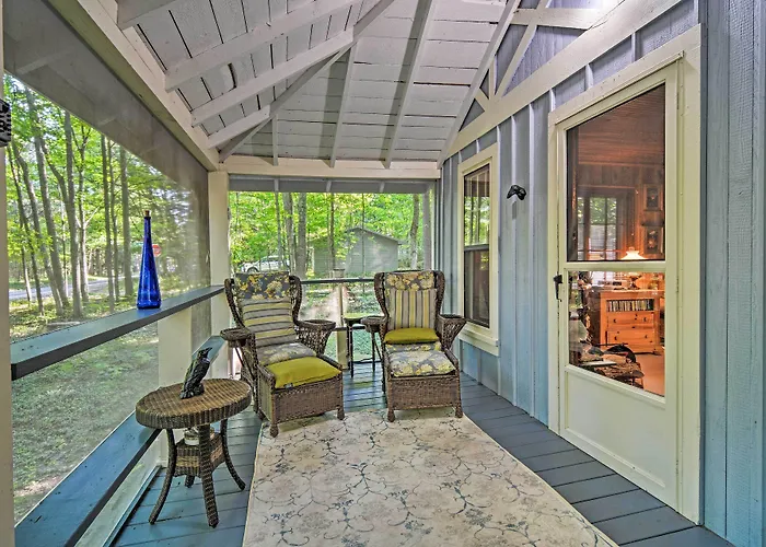 Pet-Friendly 'One Crow Cottage' In Harbor Springs!