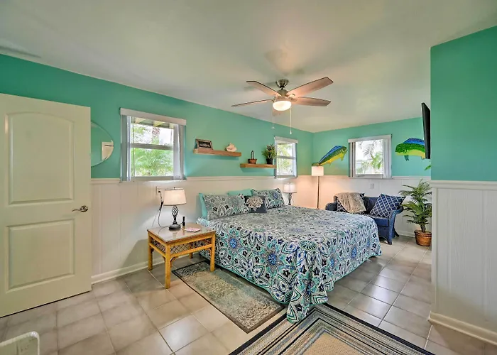 Everglades Getaway W/ Deck & Water Views!