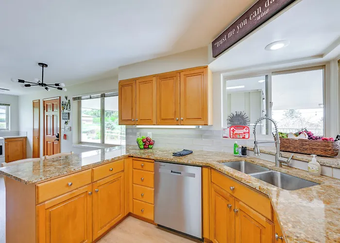 Family-Friendly Yakima Escape W/ Yard & Pool!