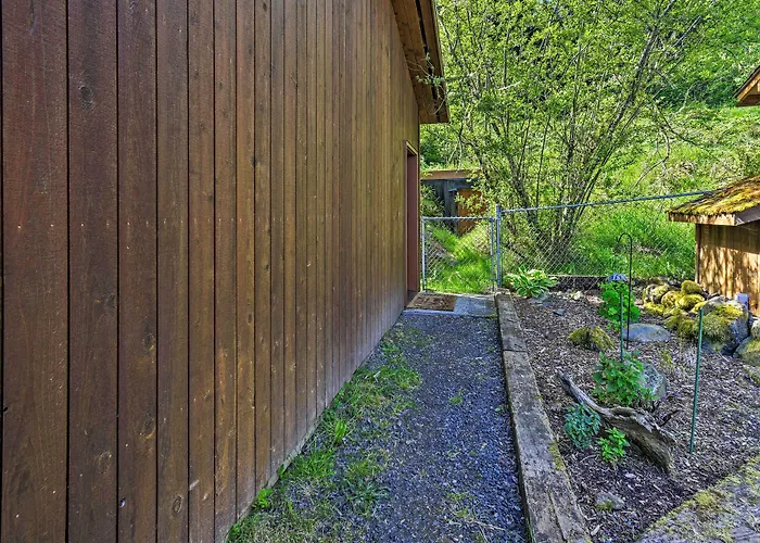 Picturesque Port Angeles Cabin W/ Fire Pit!