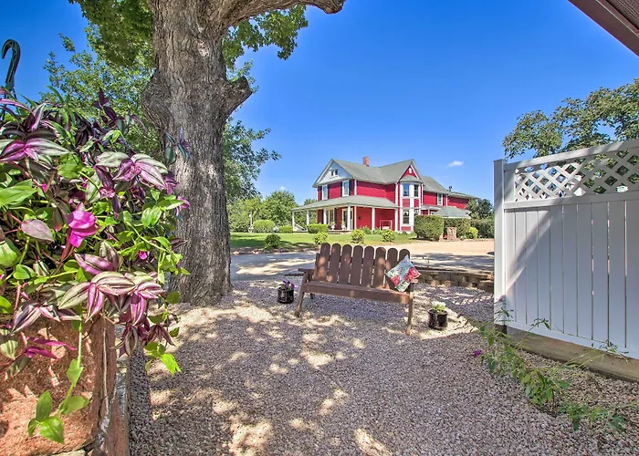 Cozy Ironton Cabin W/ Shared Pool & Private Patio!