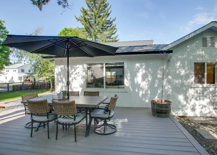 Cozy Coeur D'Alene Getaway W/ Fire Pit, Near Dtwn