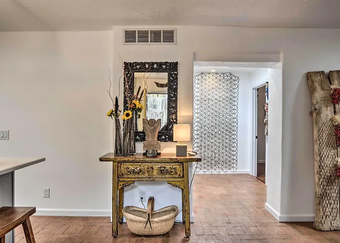 Modern Condo W/ Santa Fe Charm 1 Mi To Plaza