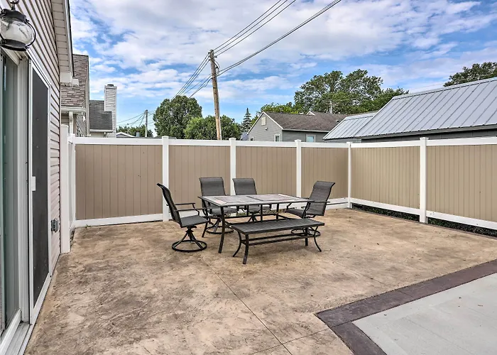 Port Clinton Home With Lake Views!