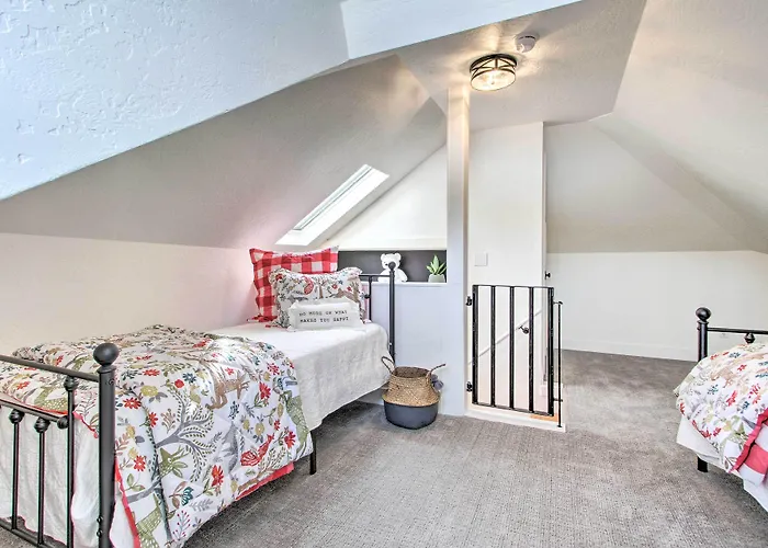 Charming Choteau Cottage: Ski & Fish Nearby!