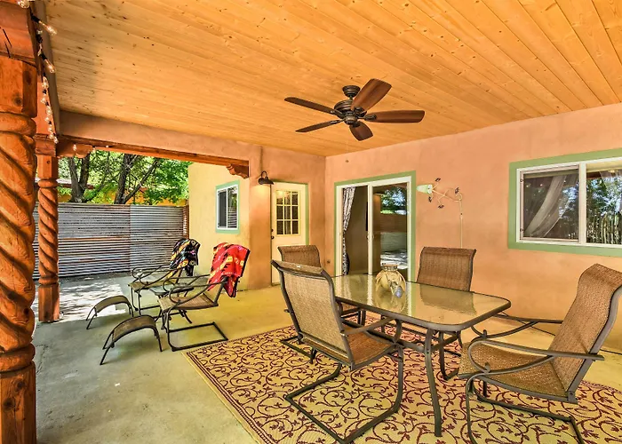 Cozy Home W/ Media Room: Short Walk To Taos Plaza!