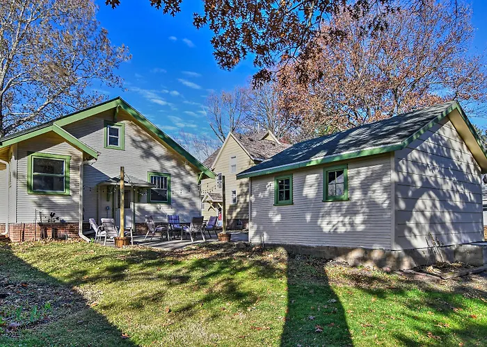 Family-Friendly Des Moines Retreat W/ Patio!